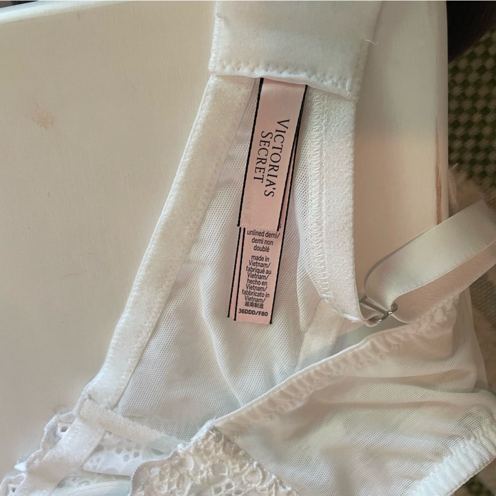 The Fabulous by Victoria's Secret Full Cup Bra, 36DDD, White Eyelet - Picture 9 of 11